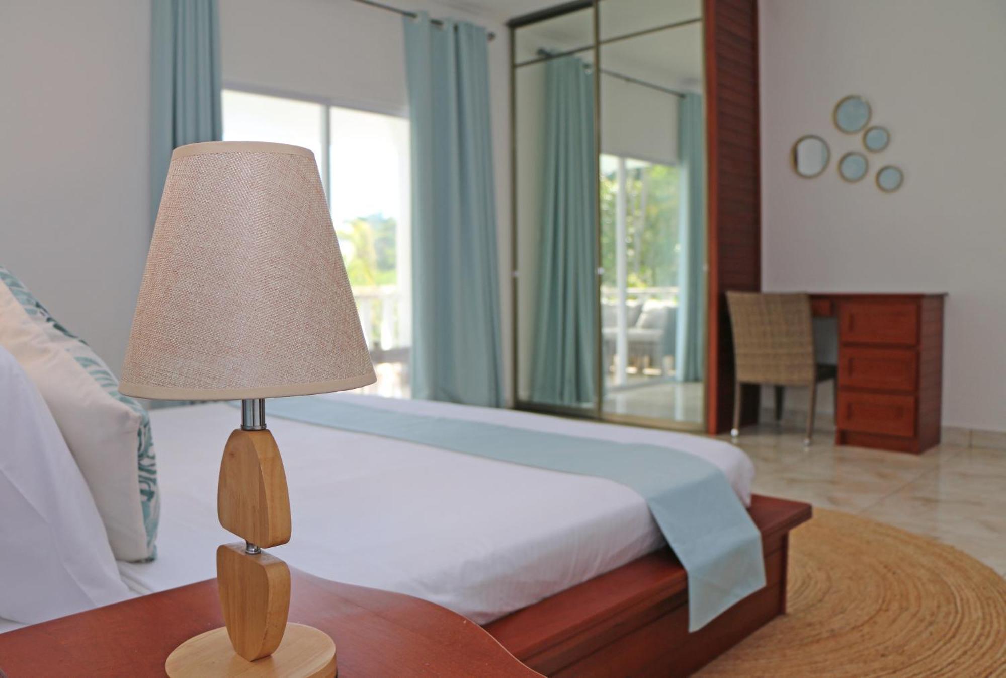 Ocean Blue Bay Apartment Anse Volbert Village Екстериор снимка